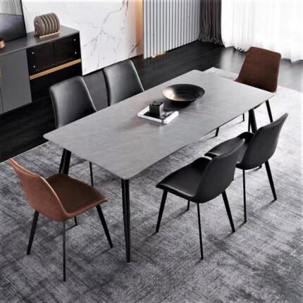 Uvin Dining table